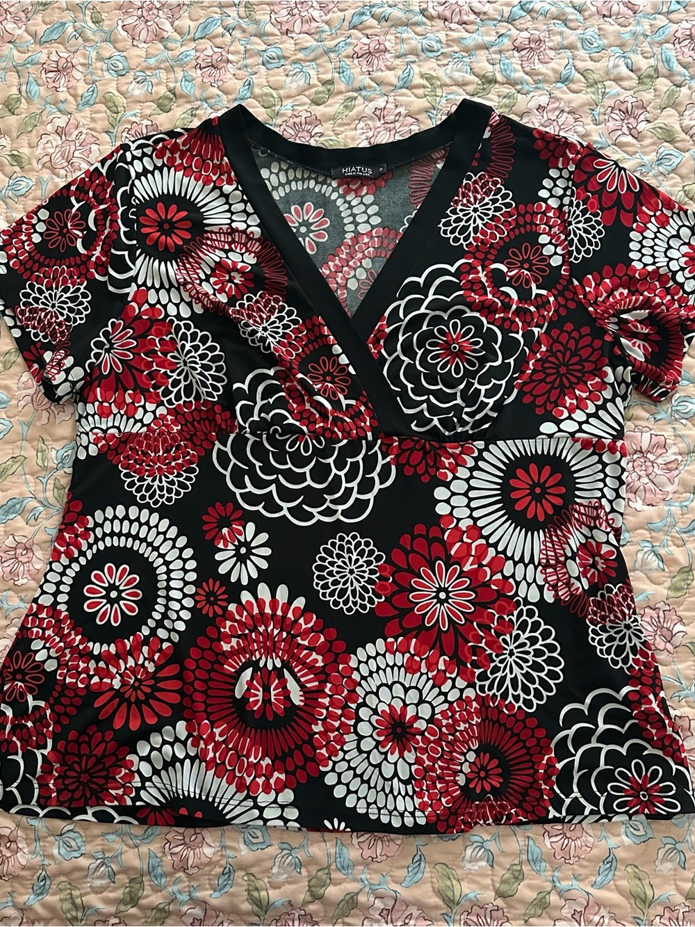 Vintage Hiatus Made in Usa Black & Red Floral Print Women's Top